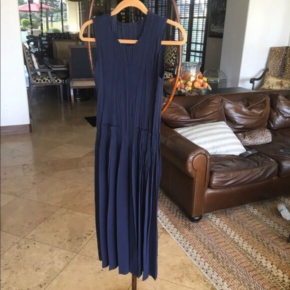 No Wrinkle Navy Blue Dress - Picture 3 of 12
